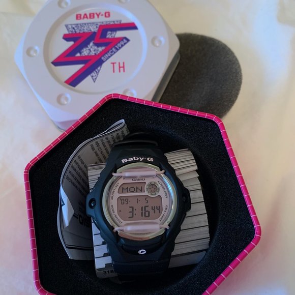 Baby G Watch Black with Baby Pink Dial NWT Original box and tags included - Picture 1 of 4